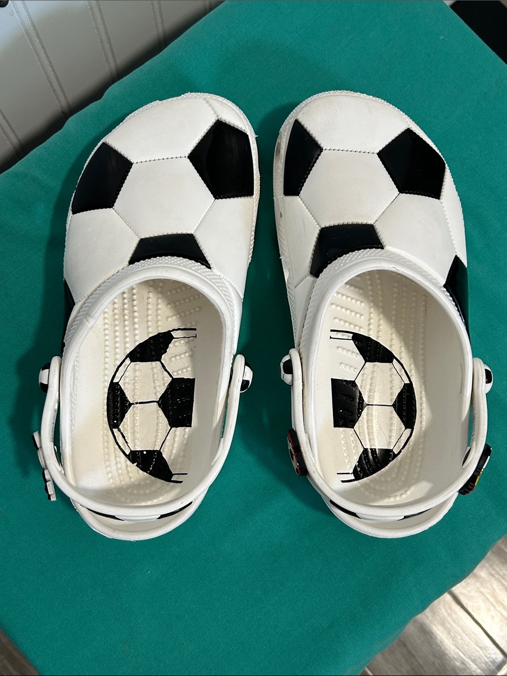 CROCS - Classic Soccer Ball Clog - SZ: j6 - Picture 2 of 10